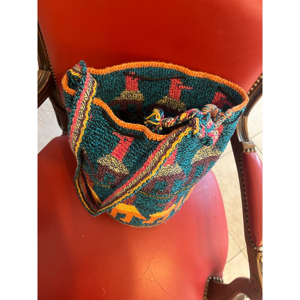 Handwoven crocheted textile boho bucket bag, Guatemalan bag w/colorful pattern. - Picture 3 of 3